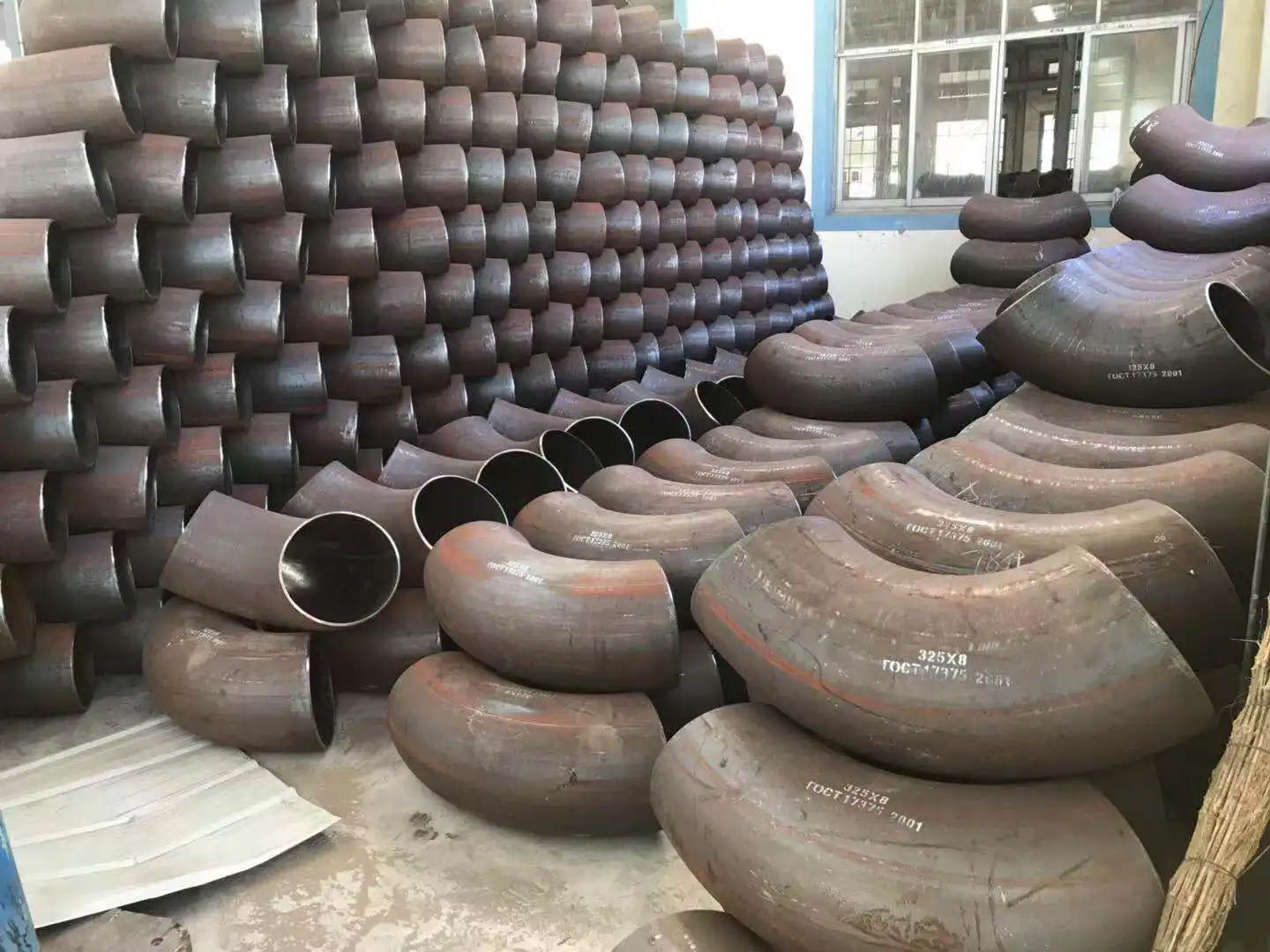 Carbon Steel Fittings and Flanges Carbon Steel Fittings and Flanges