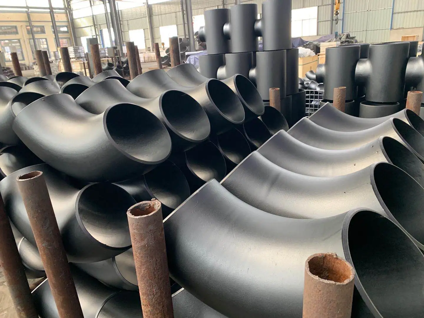 Carbon steel 180-degree schedule 40 butt weld elbow